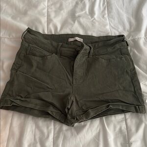 SO Green Jean Shorts Mid-Rise Fitted